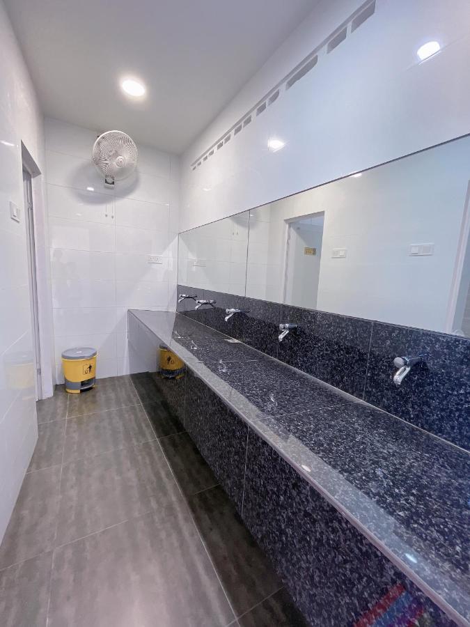 Hotel Decentraland Kuala Terengganu Exteriör bild